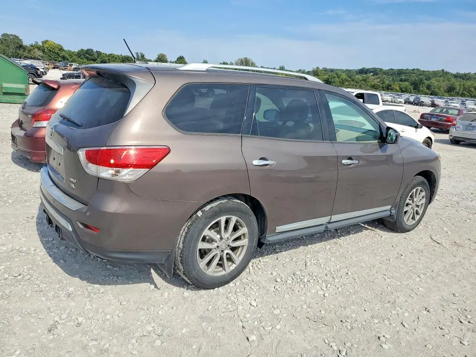 2016 NISSAN PATHFINDER SL  