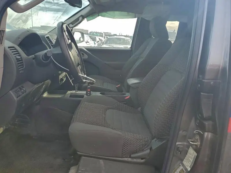 2016 NISSAN FRONTIER SV  