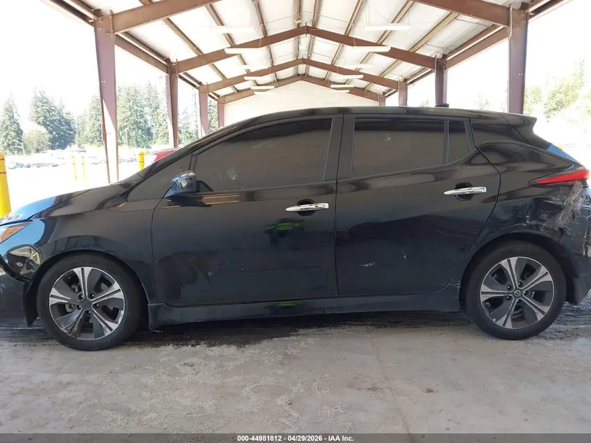2022 NISSAN LEAF SV 40 KWH