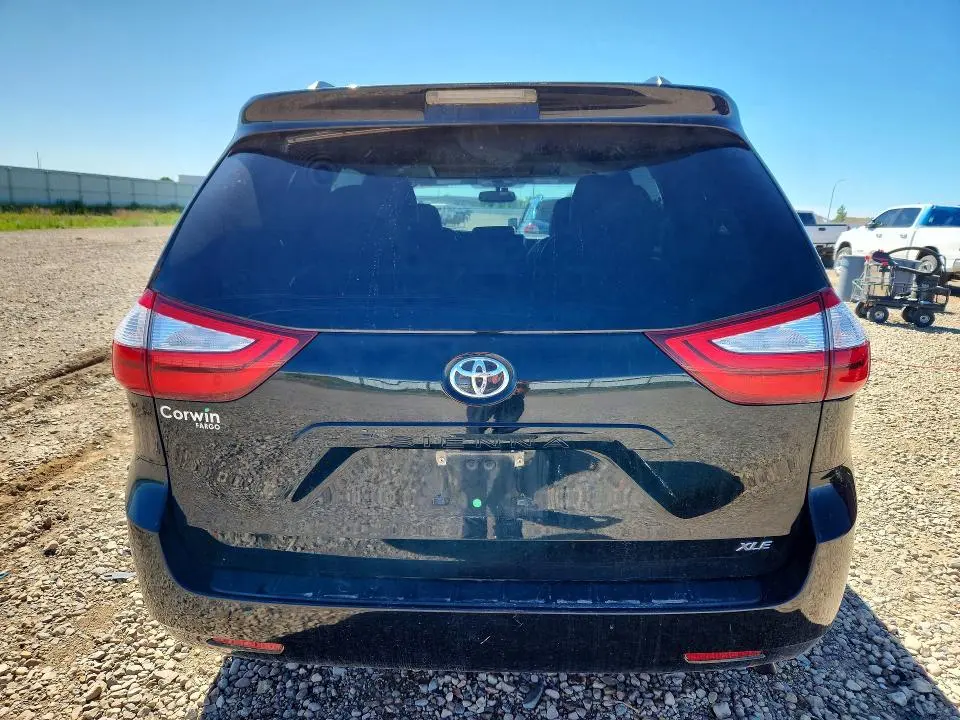 2015 TOYOTA SIENNA XLE 8-PASSENGER  