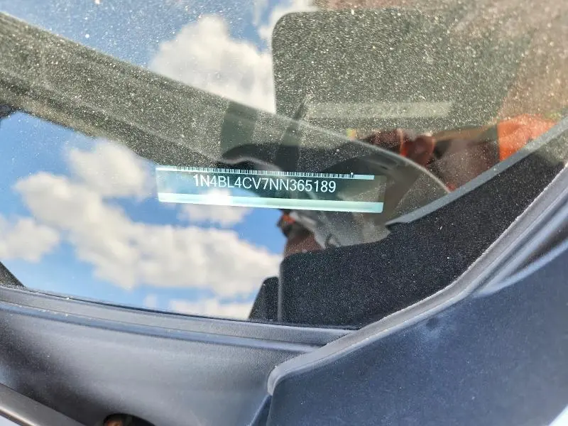 2022 NISSAN ALTIMA SR  