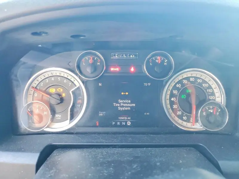 2016 RAM 1500 SLT  