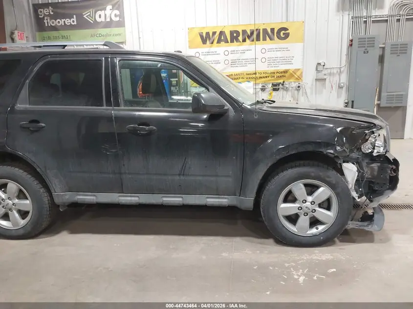 2011 FORD ESCAPE LIMITED