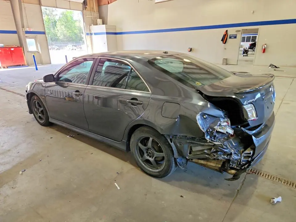 2011 TOYOTA CAMRY SE  
