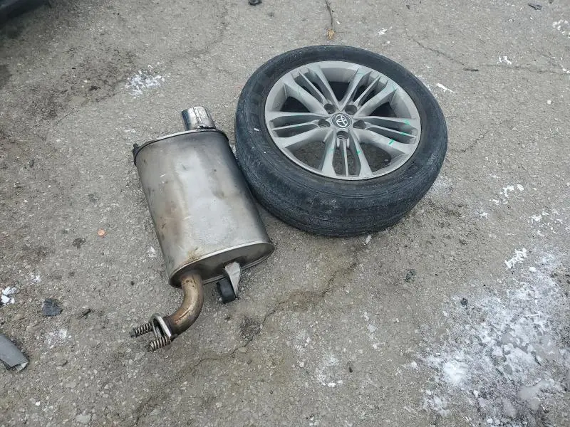 2016 TOYOTA CAMRY LE  