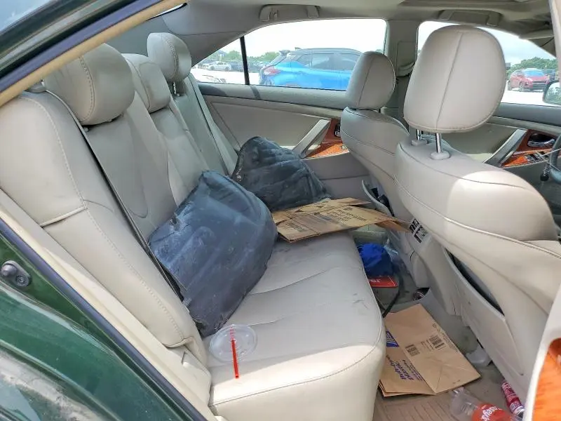 2010 TOYOTA CAMRY XLE  