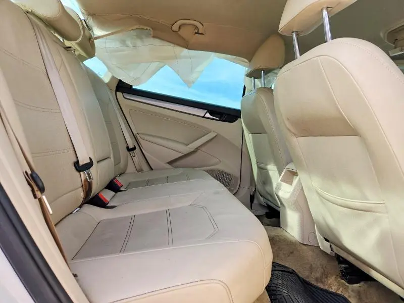 2015 VOLKSWAGEN PASSAT S  