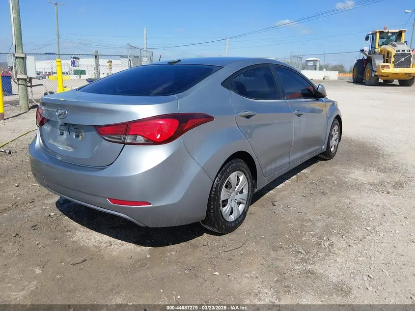 2016 HYUNDAI ELANTRA SE
