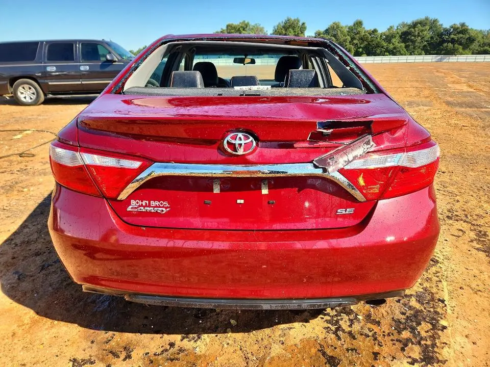 2017 TOYOTA CAMRY SE  