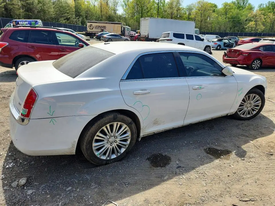 2013 CHRYSLER 300   