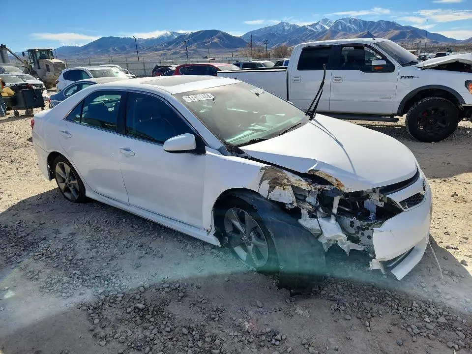 2012 TOYOTA CAMRY SE V6  