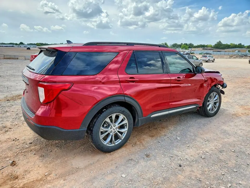 2022 FORD EXPLORER XLT  