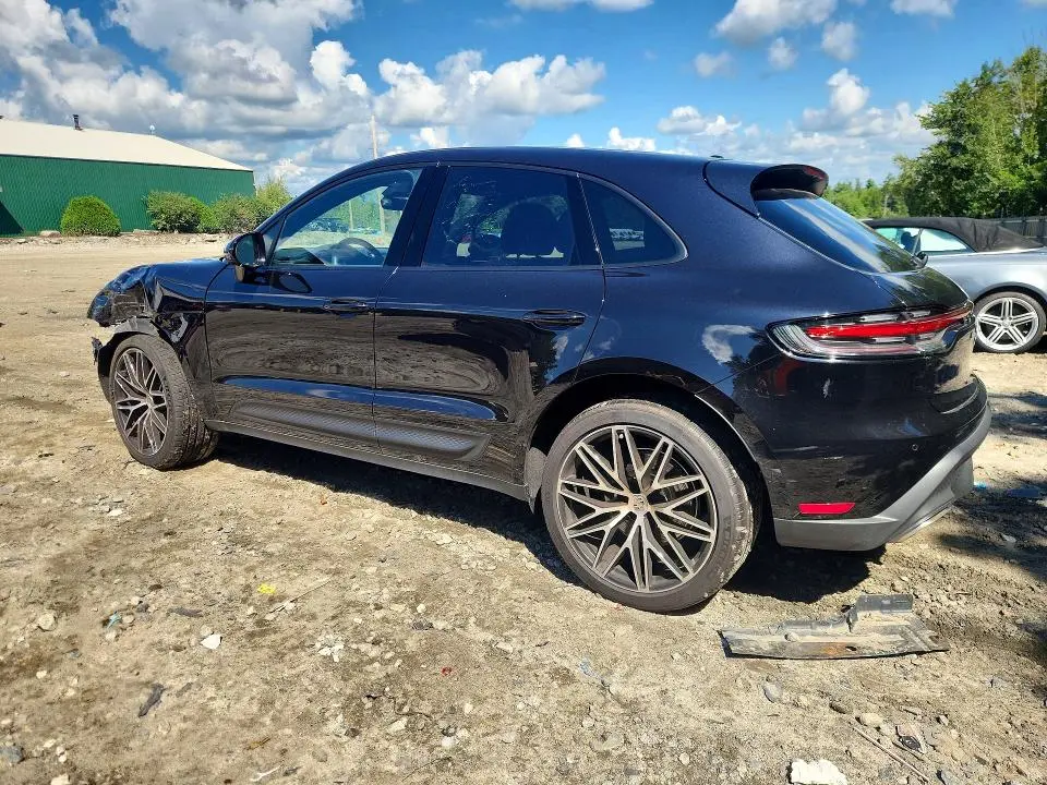 2026 PORSCHE MACAN BASE  