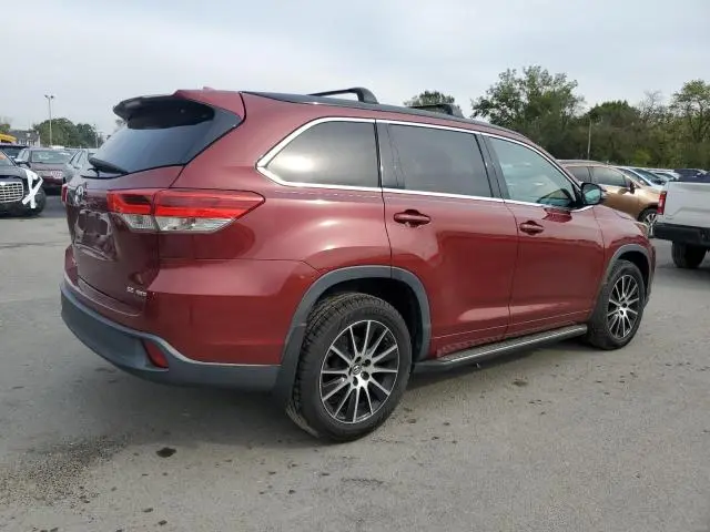 2018 TOYOTA HIGHLANDER SE  