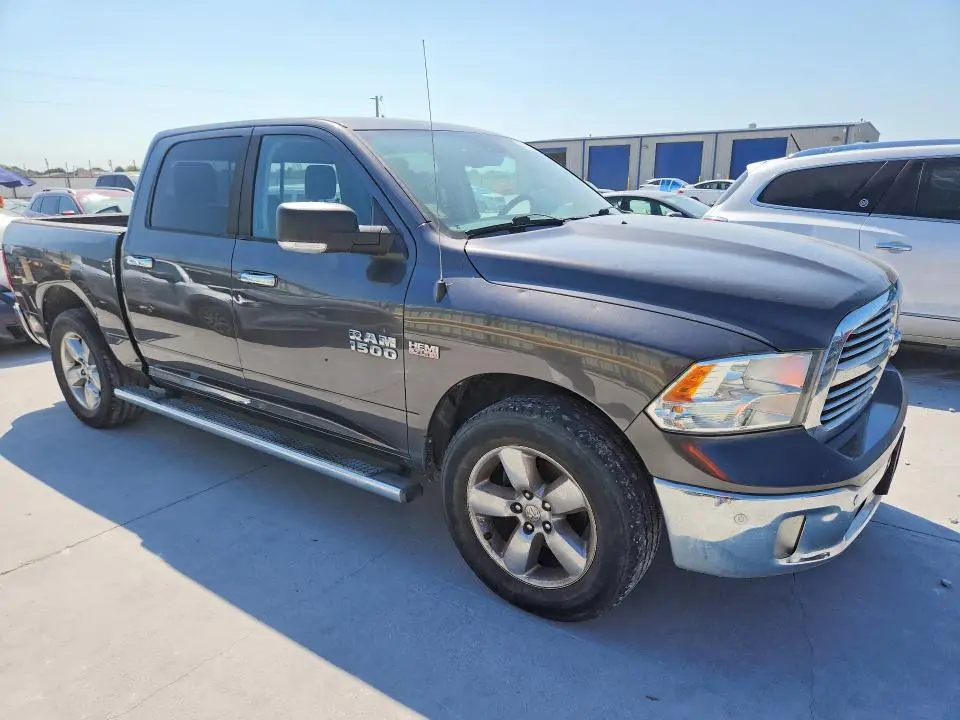 2014 RAM 1500 SLT  
