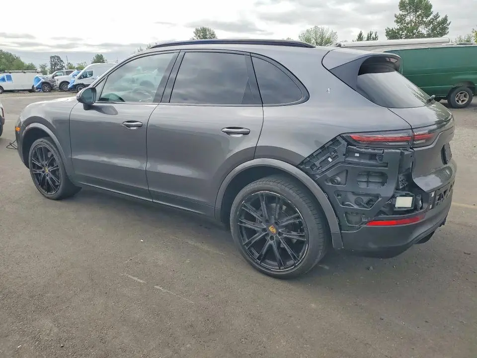 2022 PORSCHE CAYENNE   