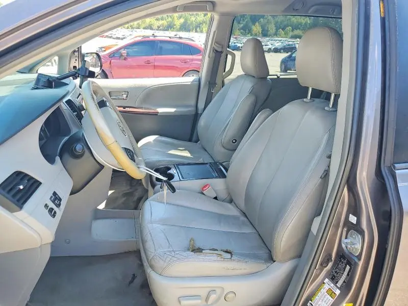2012 TOYOTA SIENNA XLE 8-PASSENGER  