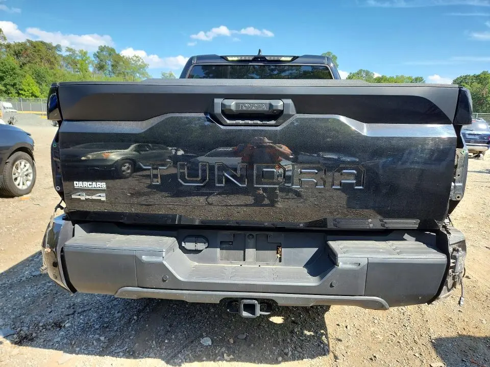 2024 TOYOTA TUNDRA SR5  