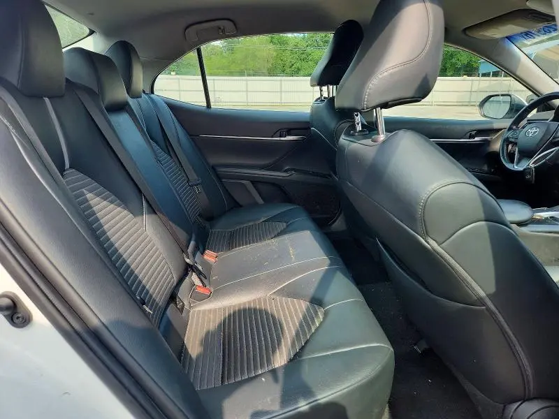 2019 TOYOTA CAMRY SE  