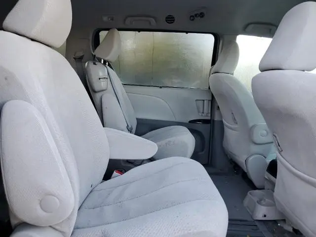 2012 TOYOTA SIENNA LE  