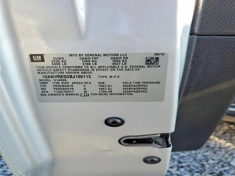2011 GMC ACADIA SLT-1  