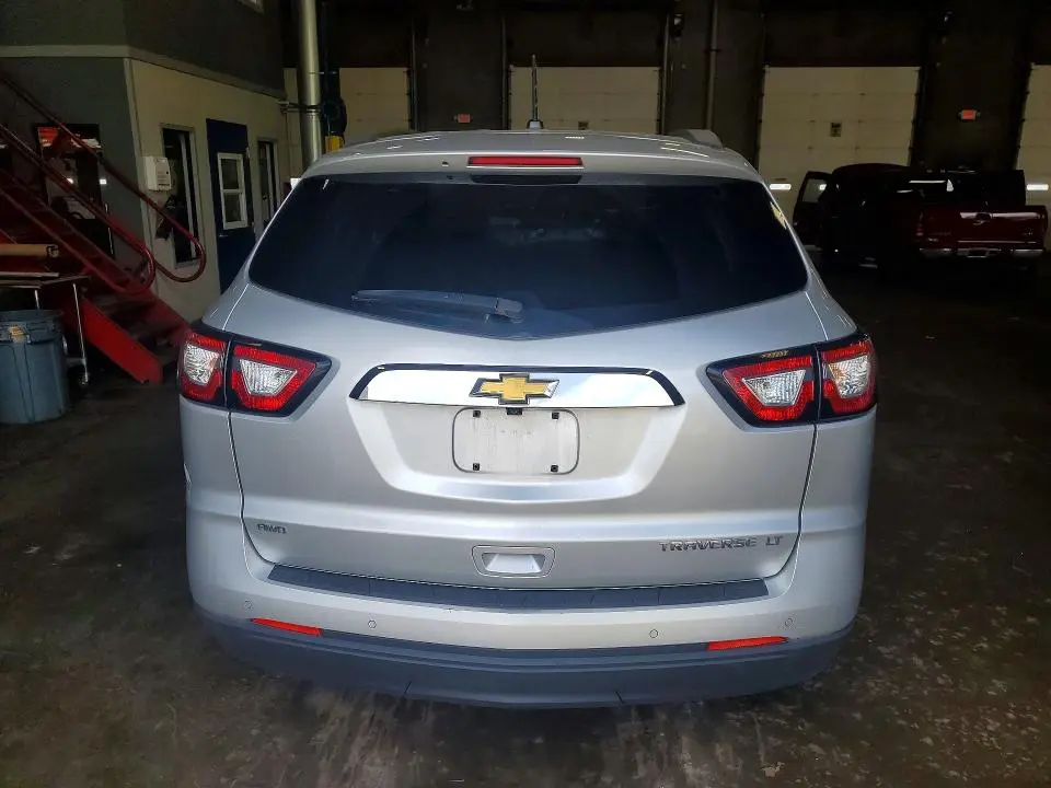 2014 CHEVROLET TRAVERSE LT  