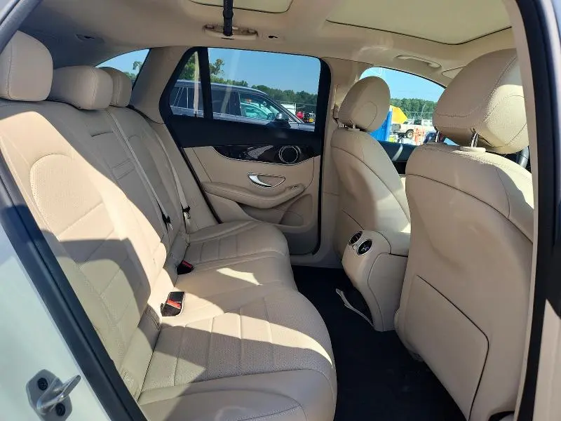 2022 MERCEDES-BENZ GLC 300  