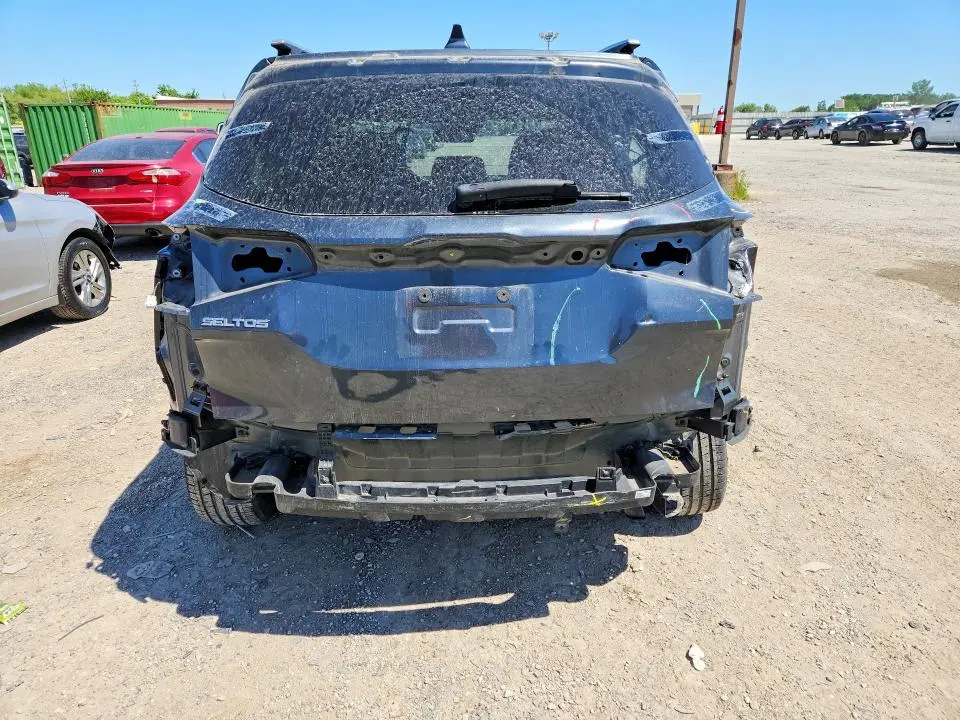 2022 KIA SELTOS EX  