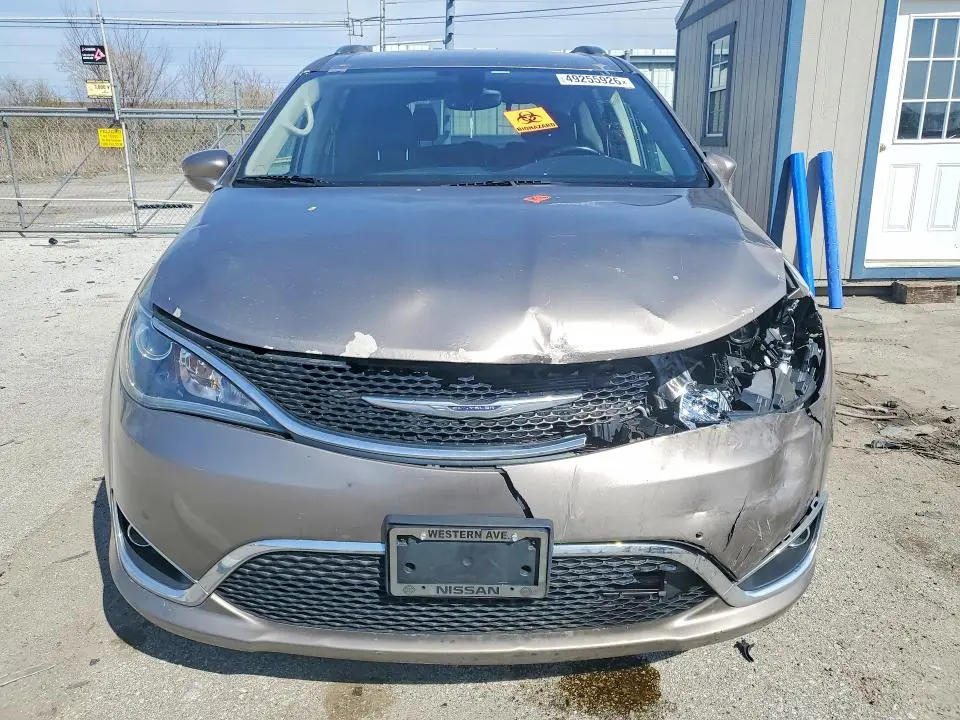 2017 CHRYSLER PACIFICA TOURING L PLUS  