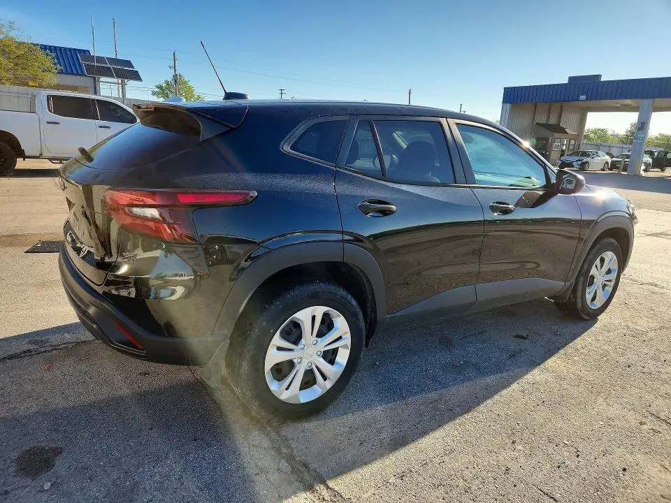 2024 CHEVROLET TRAX LS  