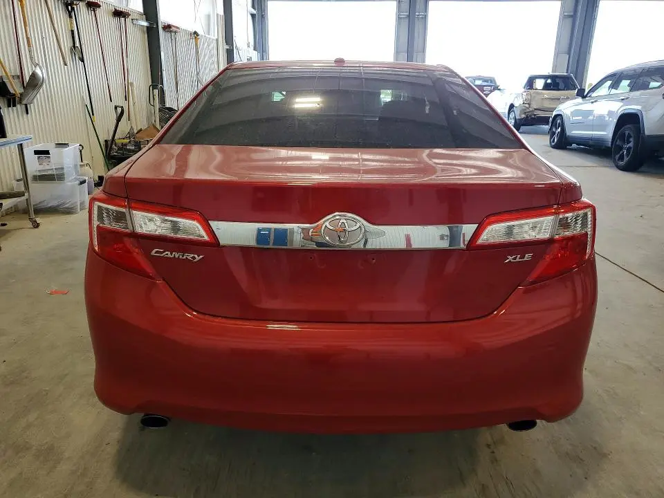 2014 TOYOTA CAMRY XLE V6  