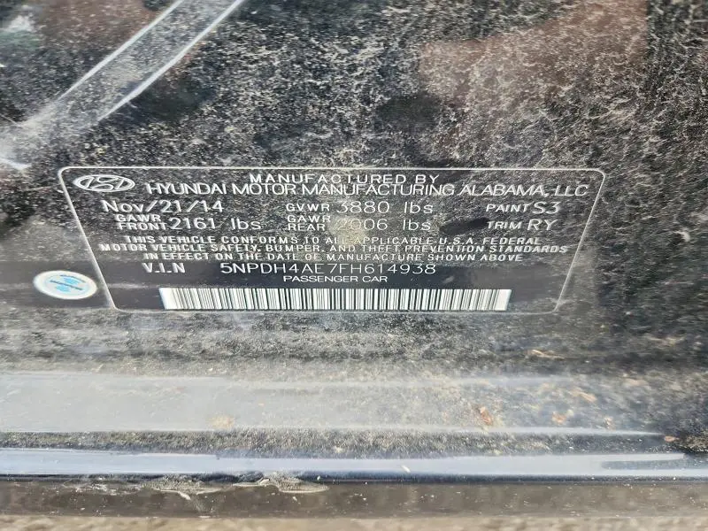 2015 HYUNDAI ELANTRA SE  