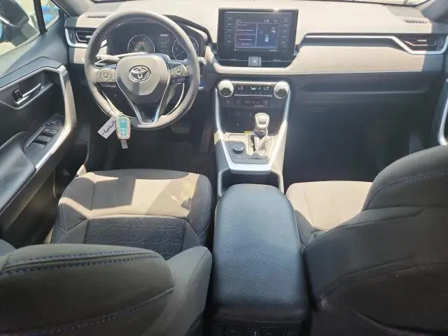 2022 TOYOTA RAV4 SE  