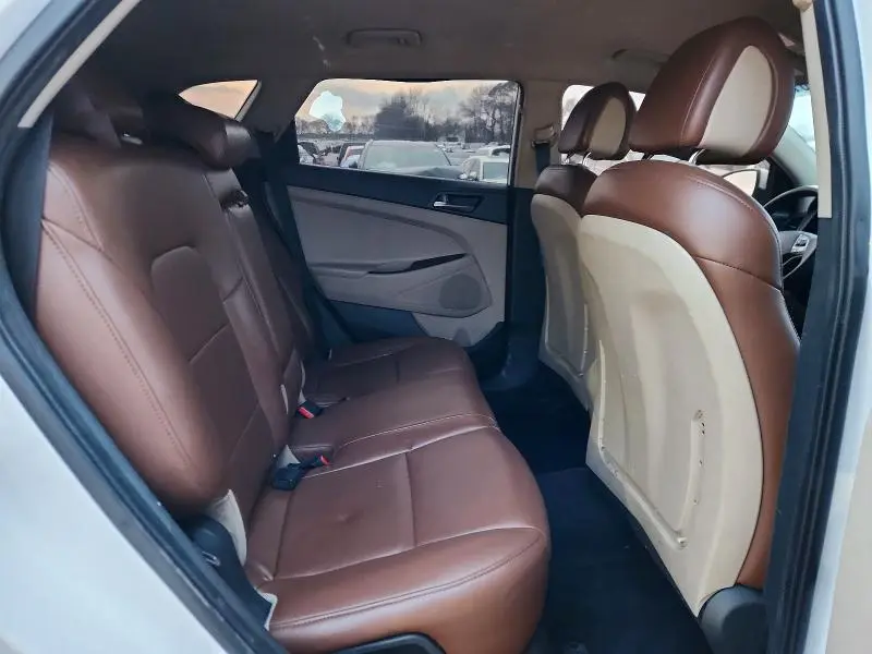 2018 HYUNDAI TUCSON SE  