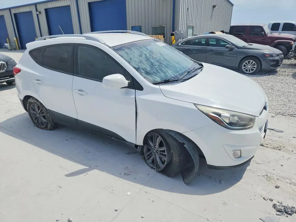 2015 HYUNDAI TUCSON SE  
