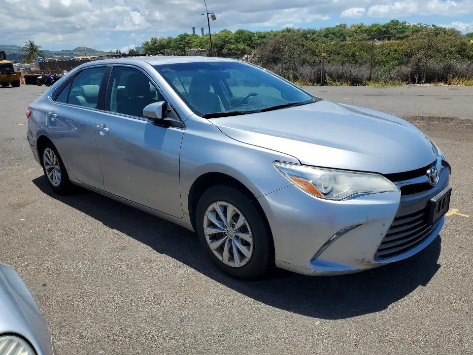 2015 TOYOTA CAMRY LE  
