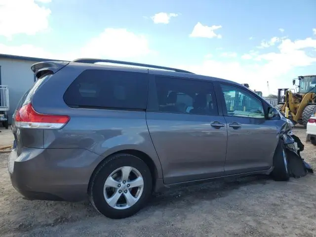 2014 TOYOTA SIENNA LE  