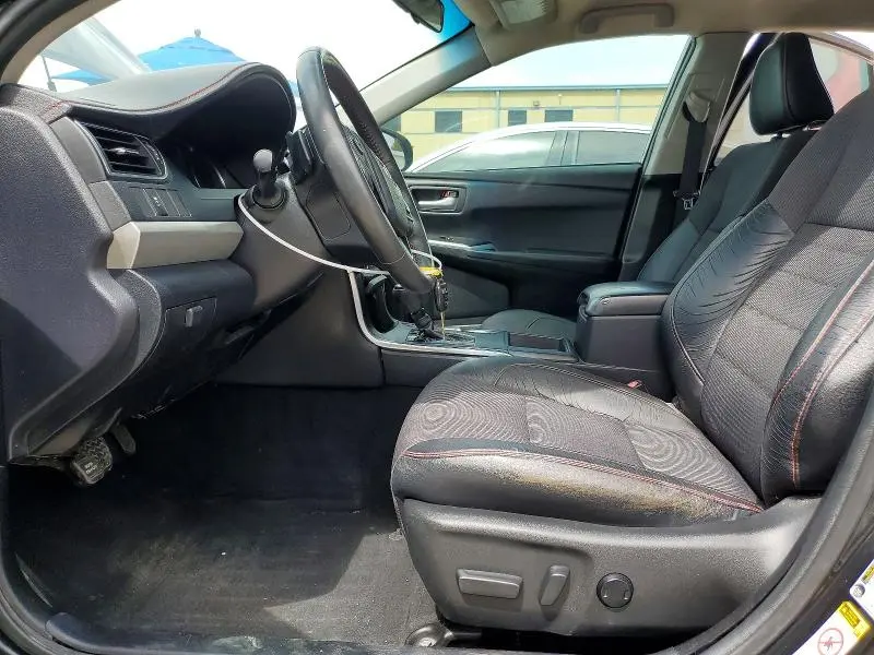 2017 TOYOTA CAMRY SE  