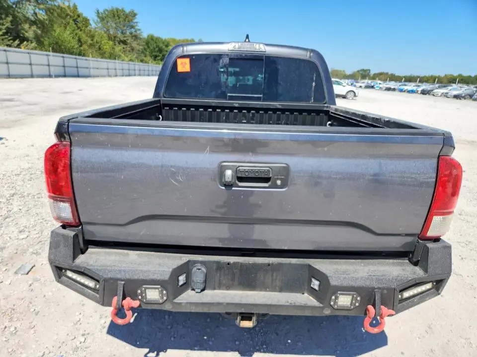 2022 TOYOTA TACOMA SR5 V6  