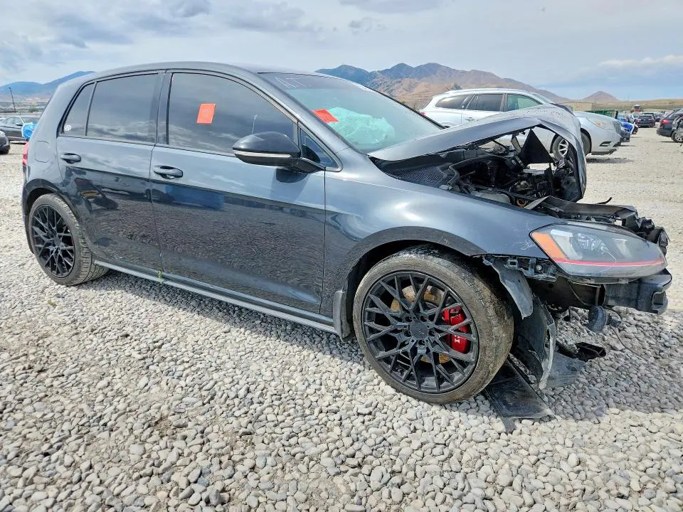 2017 VOLKSWAGEN GTI SPORT  