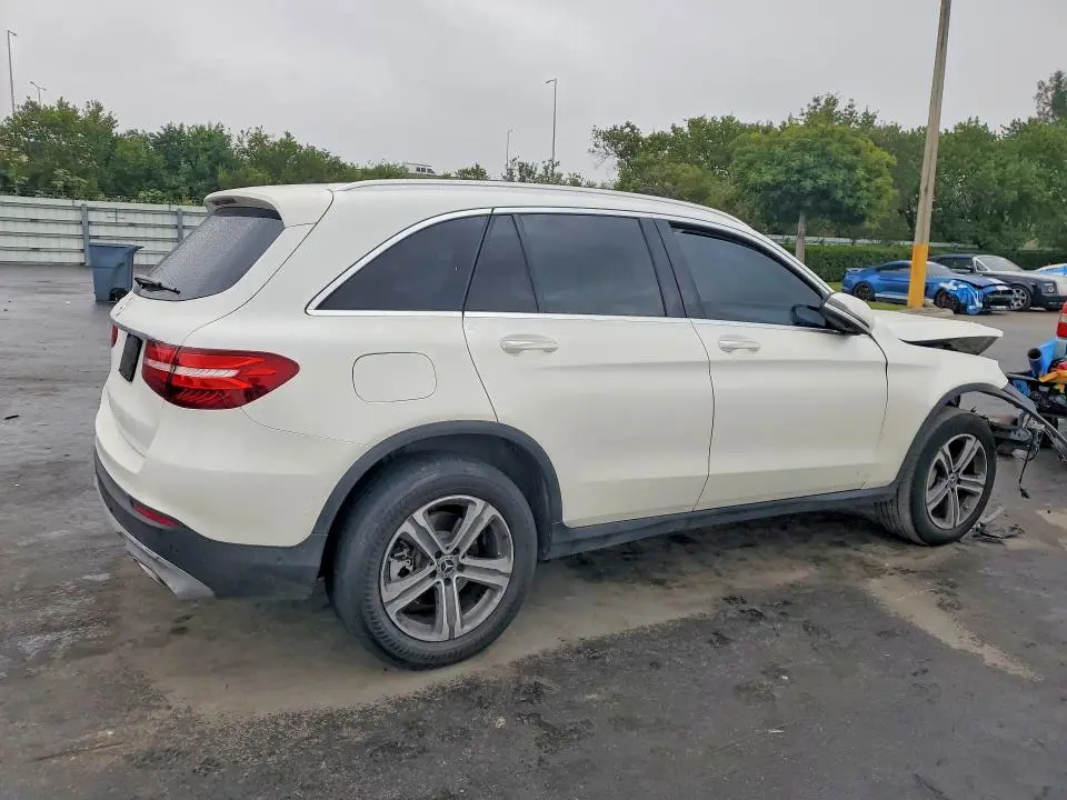 2019 MERCEDES-BENZ GLC 300  