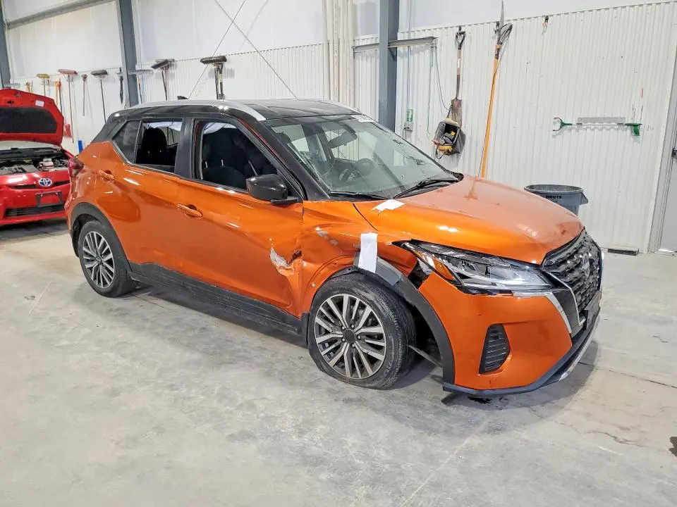 2024 NISSAN KICKS SV  