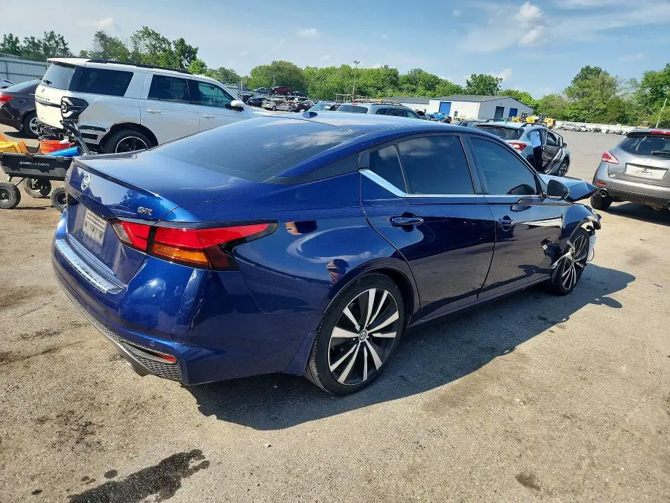 2021 NISSAN ALTIMA SR  
