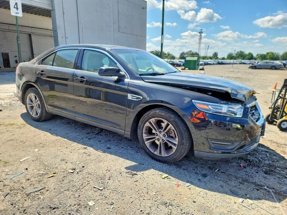 2015 FORD TAURUS SEL  