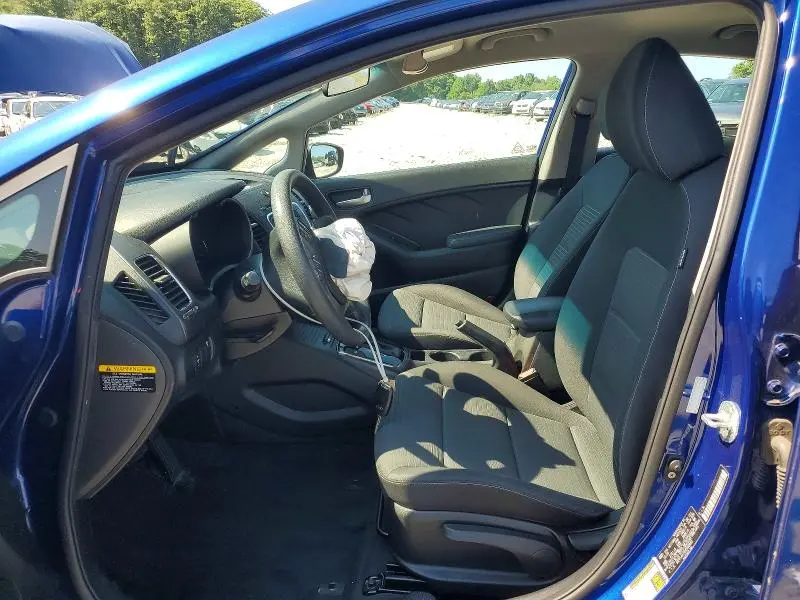 2017 KIA FORTE LX  