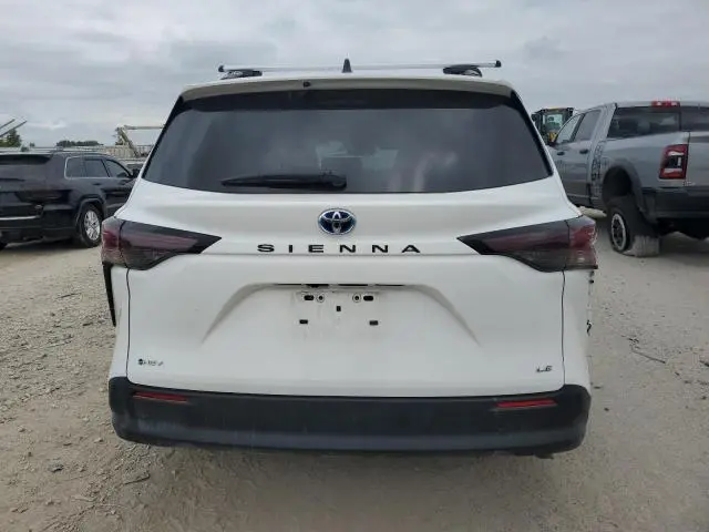 2025 TOYOTA SIENNA LE
