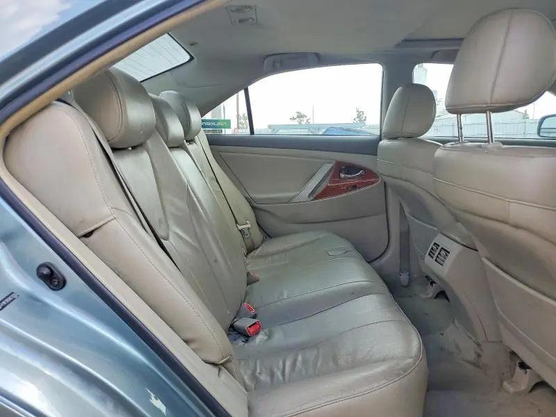 2010 TOYOTA CAMRY XLE  