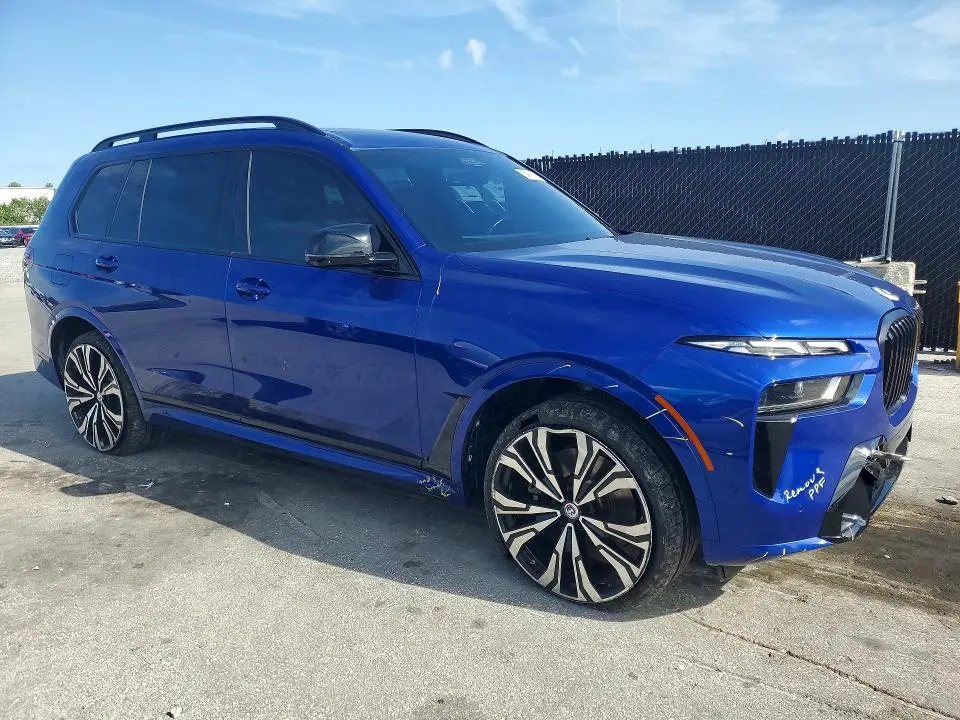 2024 BMW X7 M60I  