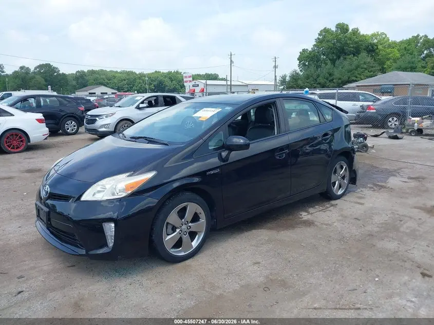 2013 TOYOTA PRIUS THREE SE