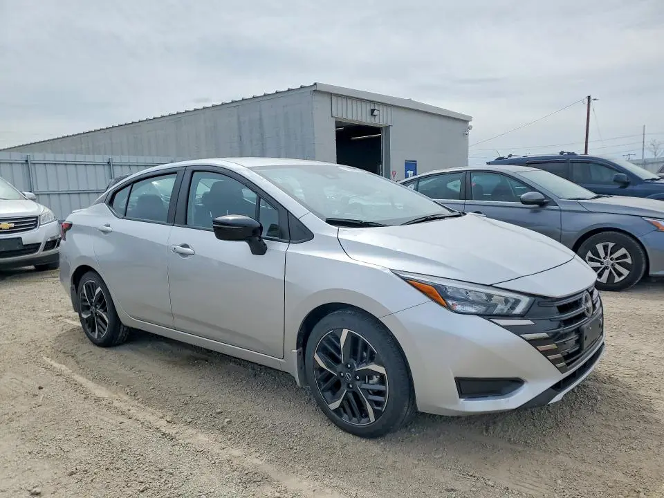 2024 NISSAN VERSA SR  